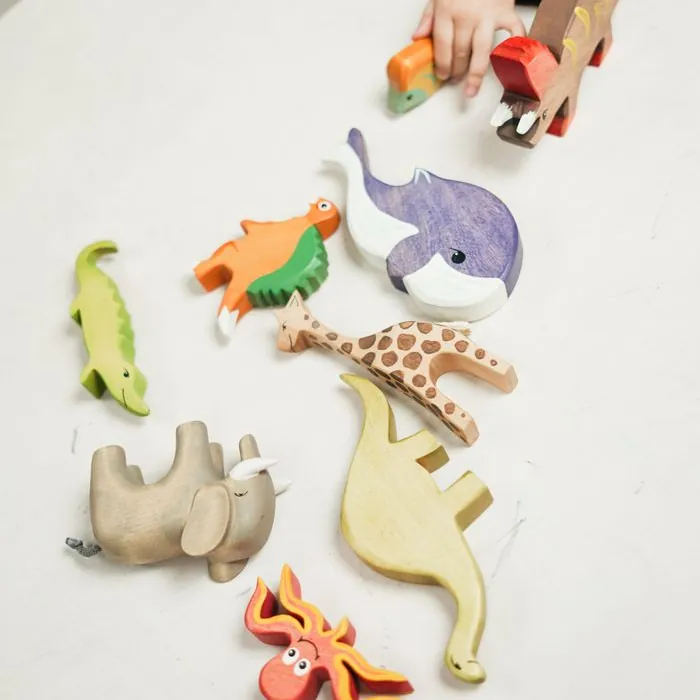 Animaux en Bois Montessori